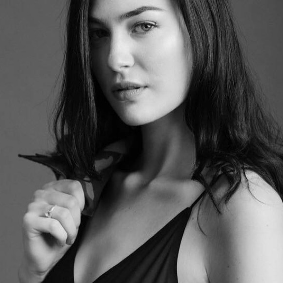 Meet your Posher, Lauren - Picture 1 of 1